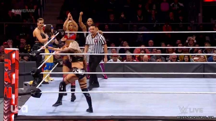 beckyraw20211129_00_13_49_15_Still946.jpg