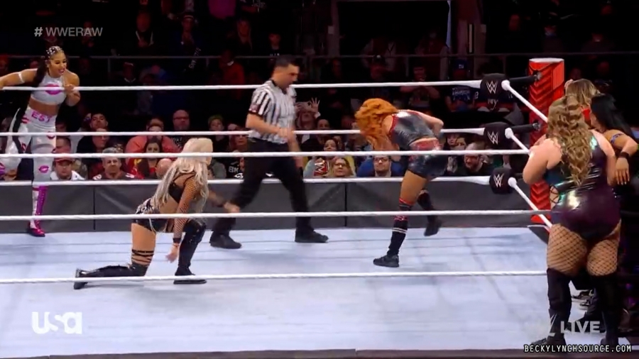 beckyraw20211129_00_13_54_15_Still956.jpg