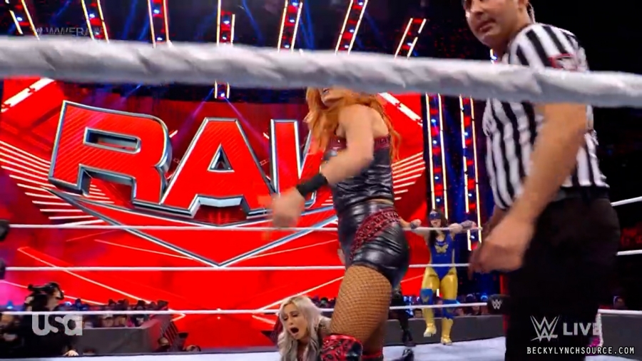 beckyraw20211129_00_14_17_00_Still998.jpg