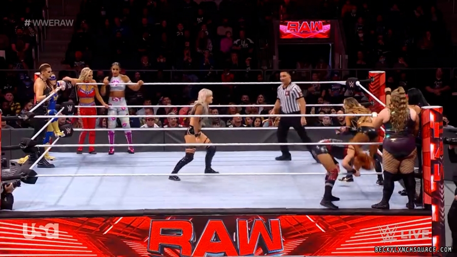 beckyraw20211129_00_14_21_15_Still1007.jpg
