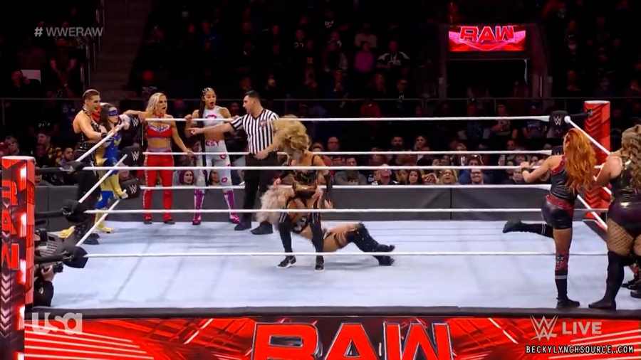 beckyraw20211129_00_14_23_15_Still1009.jpg