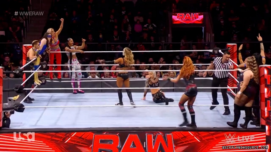 beckyraw20211129_00_14_40_15_Still1015.jpg