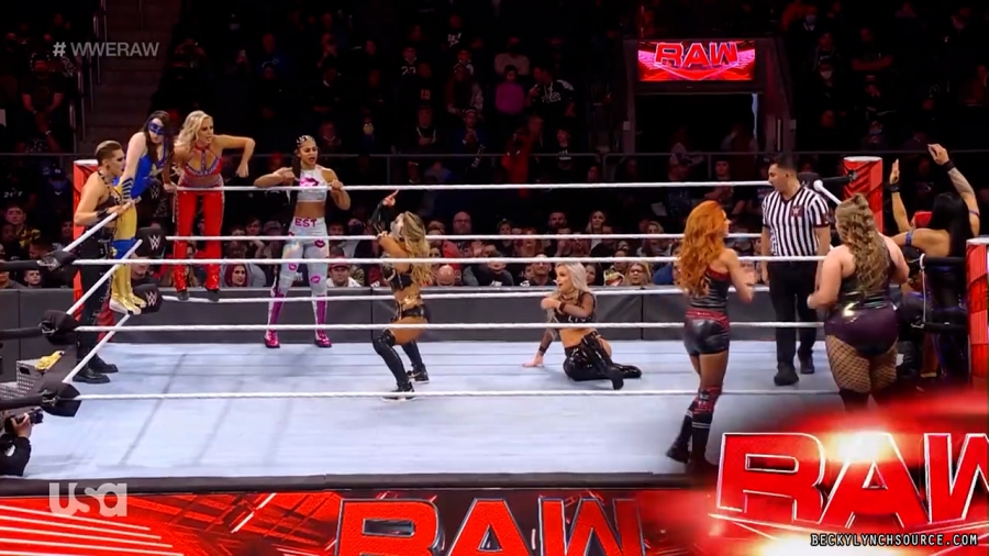 beckyraw20211129_00_14_42_15_Still1019.jpg