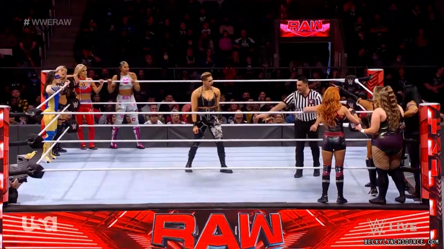 beckyraw20211129_00_14_58_00_Still1041.jpg