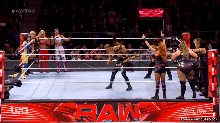 beckyraw20211129_00_15_06_15_Still1048.jpg