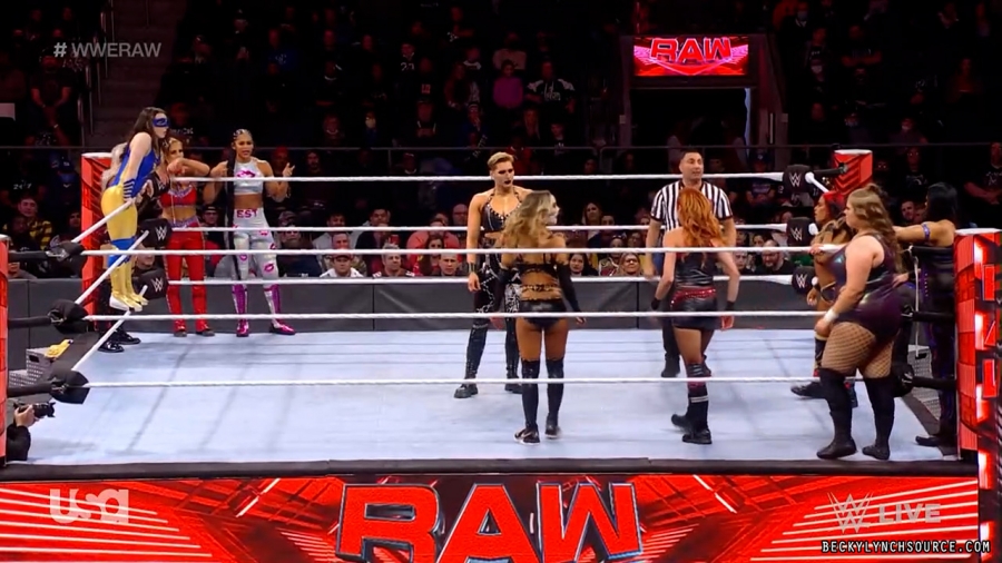 beckyraw20211129_00_15_19_15_Still1061.jpg
