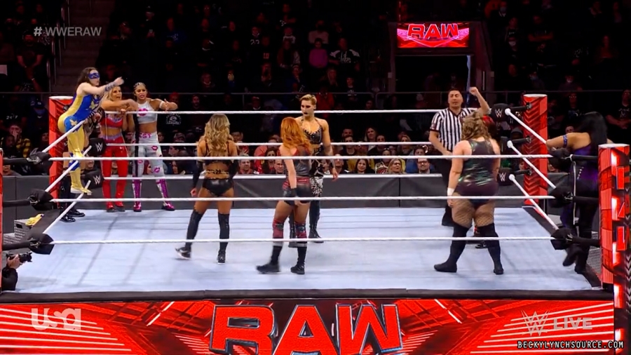 beckyraw20211129_00_15_24_00_Still1068.jpg