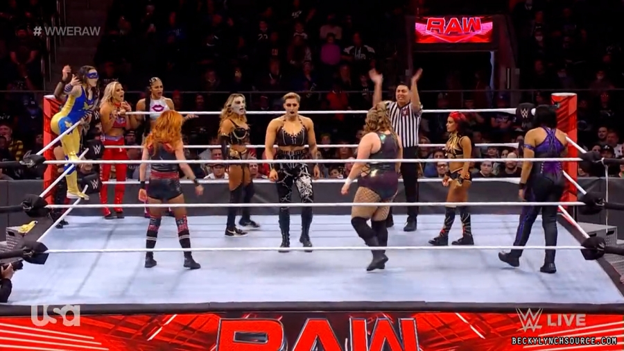 beckyraw20211129_00_15_27_00_Still1072.jpg
