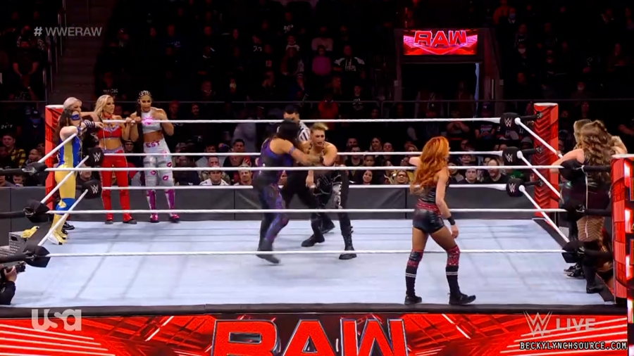 beckyraw20211129_00_15_45_00_Still1096.jpg