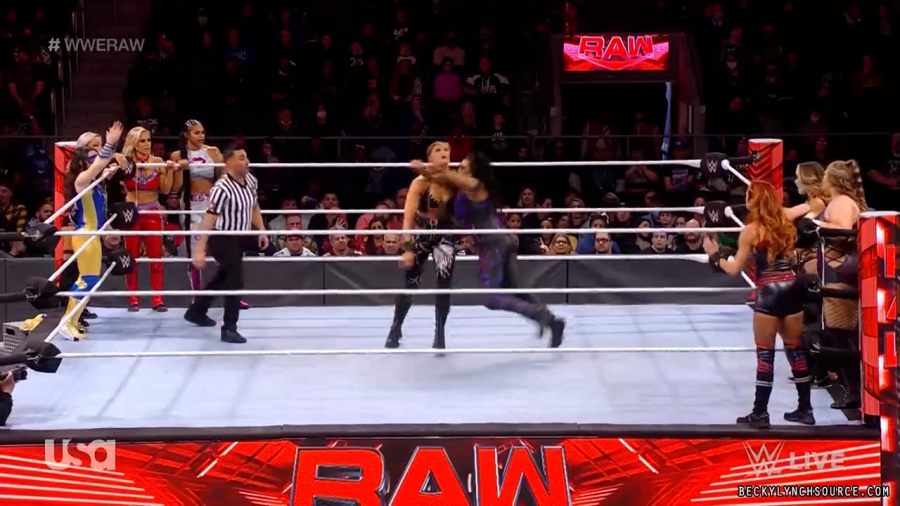 beckyraw20211129_00_15_48_15_Still1101.jpg