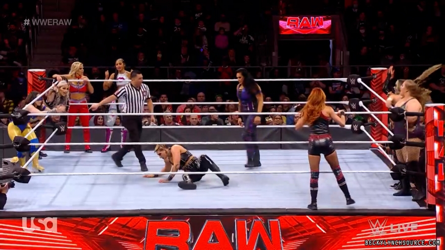 beckyraw20211129_00_15_51_15_Still1104.jpg