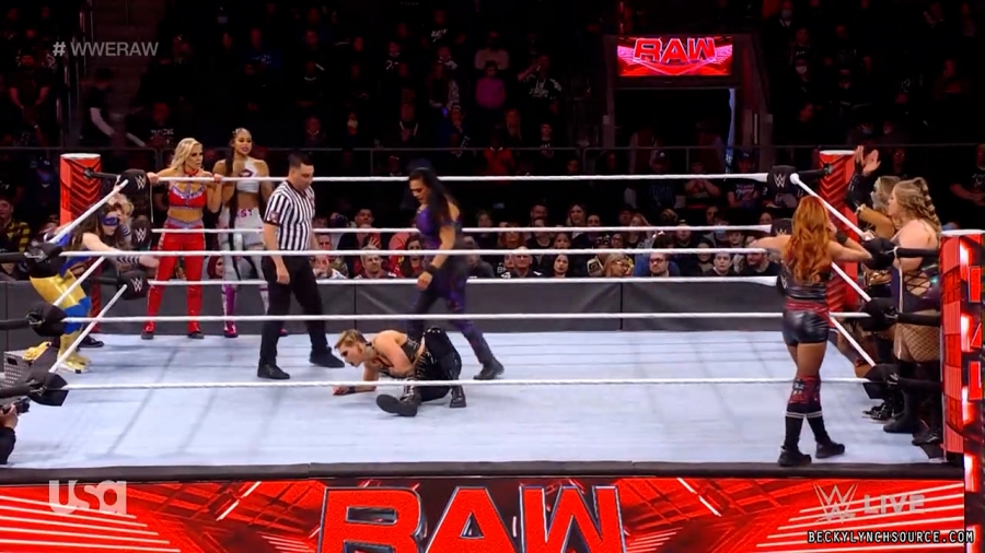 beckyraw20211129_00_15_52_15_Still1106.jpg