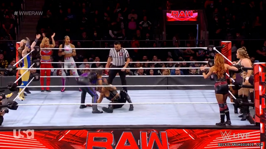 beckyraw20211129_00_15_55_15_Still1107.jpg