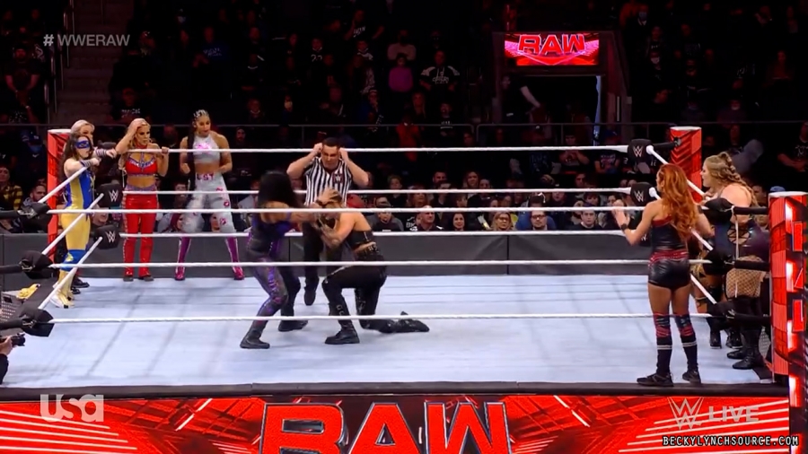 beckyraw20211129_00_15_57_15_Still1111.jpg