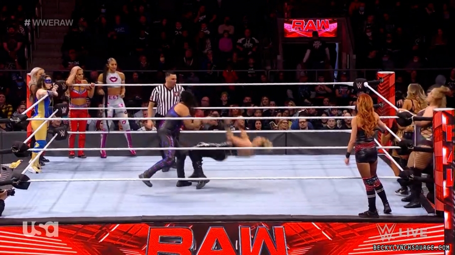 beckyraw20211129_00_15_58_15_Still1113.jpg