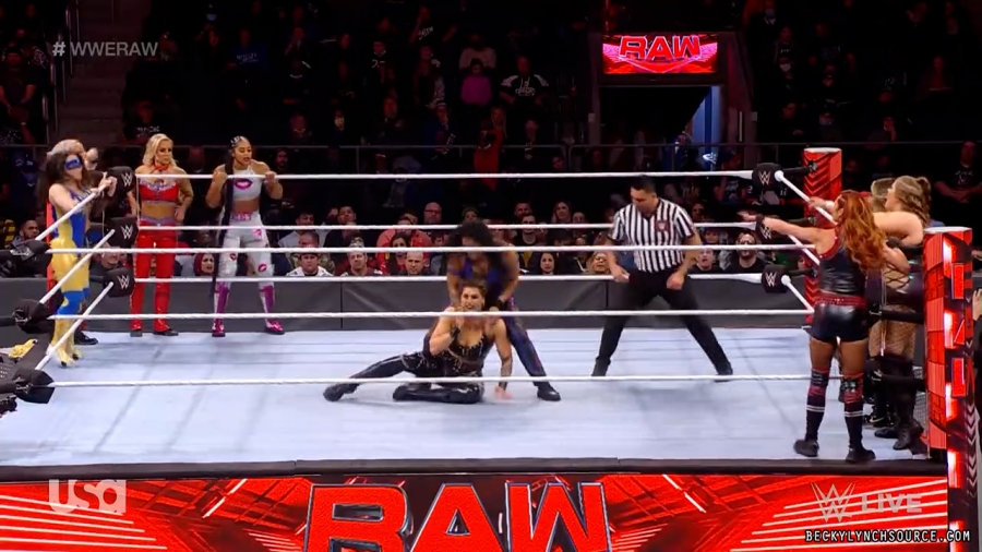 beckyraw20211129_00_16_06_15_Still1120.jpg