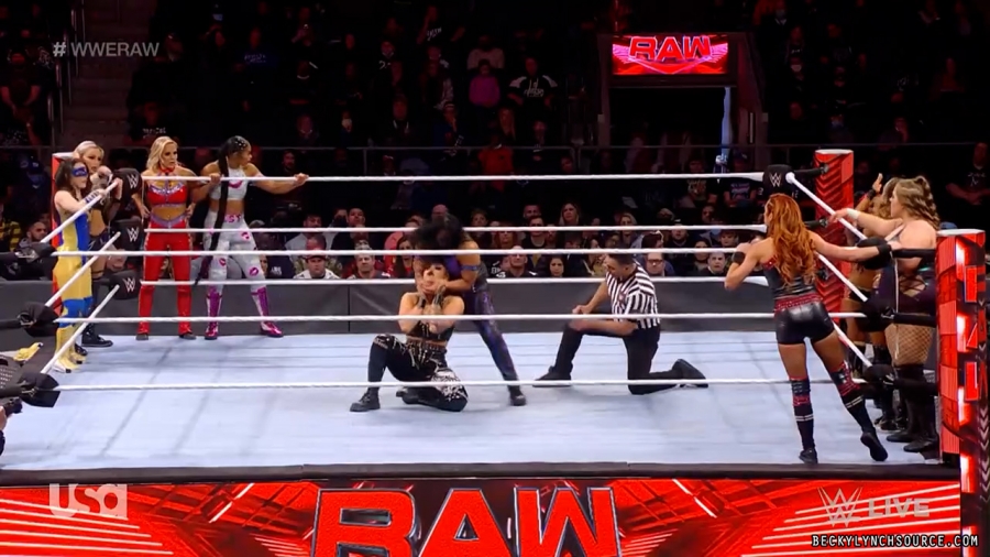beckyraw20211129_00_16_08_00_Still1121.jpg