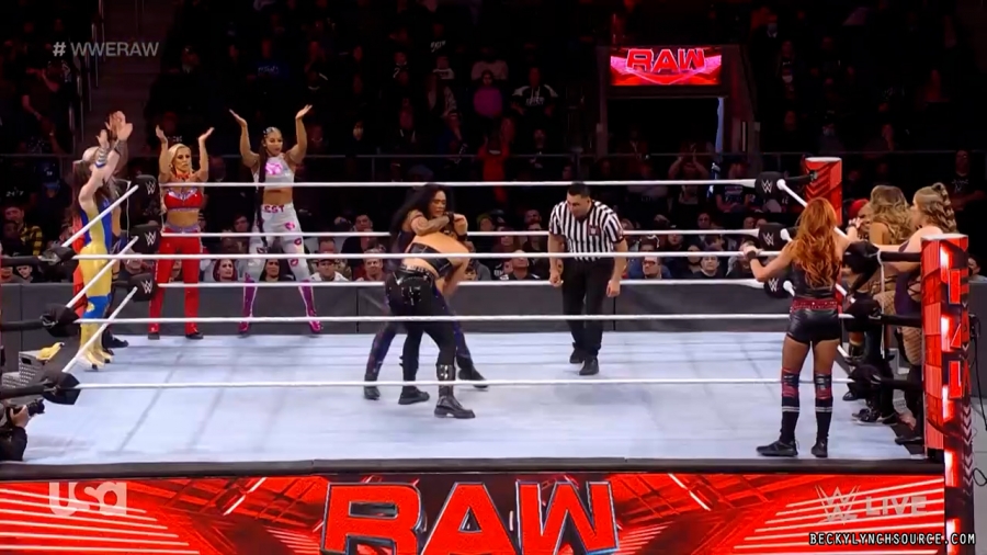 beckyraw20211129_00_16_25_00_Still1133.jpg