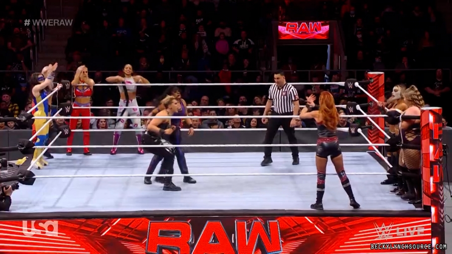 beckyraw20211129_00_16_27_15_Still1136.jpg