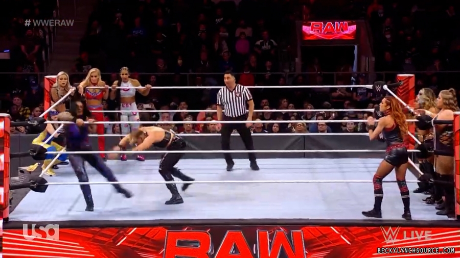 beckyraw20211129_00_16_33_00_Still1144.jpg