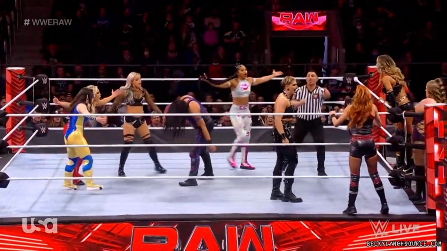 beckyraw20211129_00_16_50_15_Still1152.jpg
