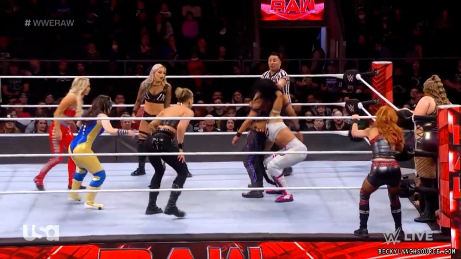 beckyraw20211129_00_17_01_15_Still1171.jpg