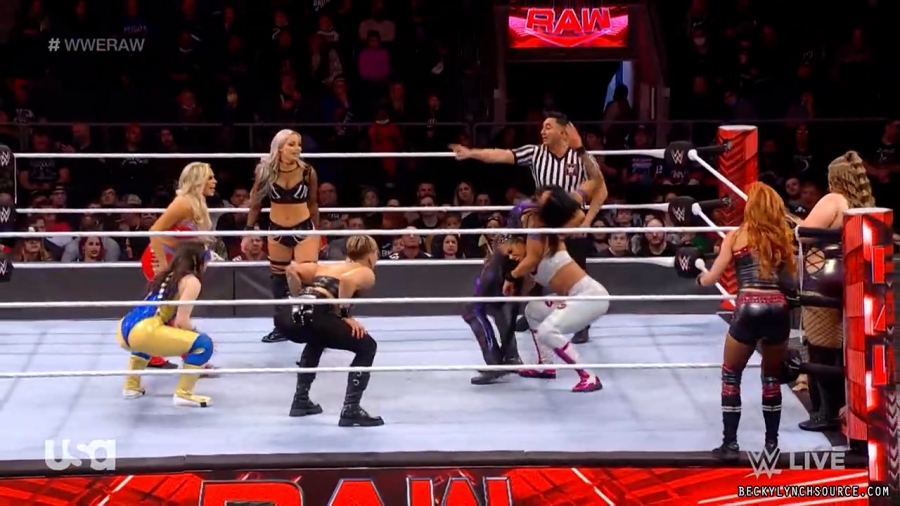 beckyraw20211129_00_17_02_00_Still1172.jpg