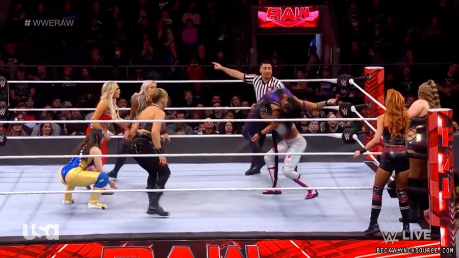 beckyraw20211129_00_17_02_15_Still1173.jpg