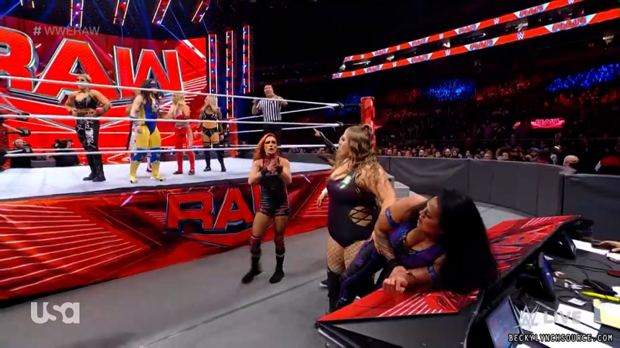 beckyraw20211129_00_17_15_15_Still1195.jpg