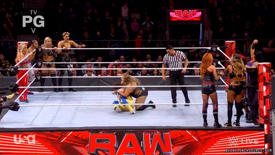 beckyraw20211129_00_17_45_00_Still1217.jpg