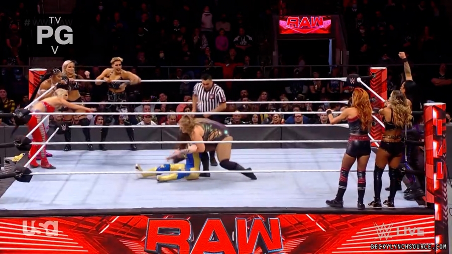 beckyraw20211129_00_17_46_15_Still1220.jpg