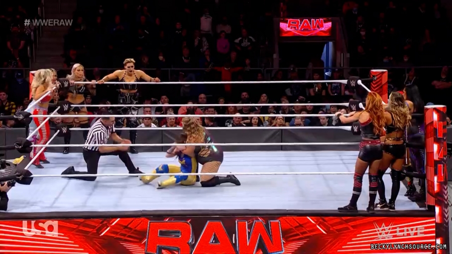 beckyraw20211129_00_17_55_00_Still1230.jpg