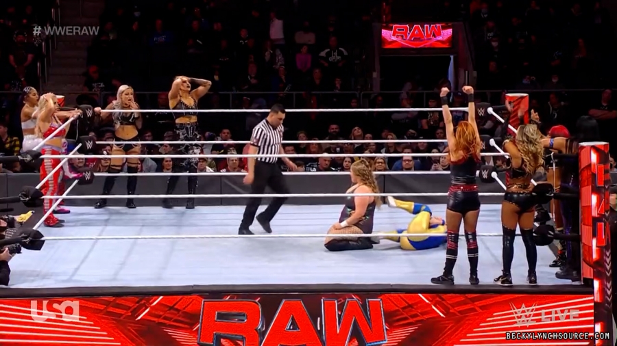 beckyraw20211129_00_18_08_00_Still1245.jpg