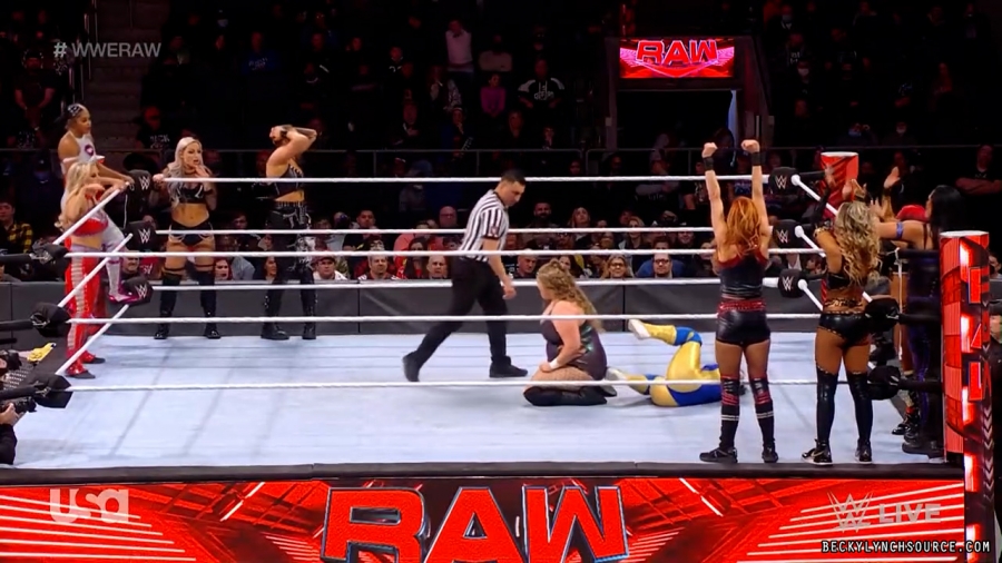 beckyraw20211129_00_18_08_15_Still1246.jpg