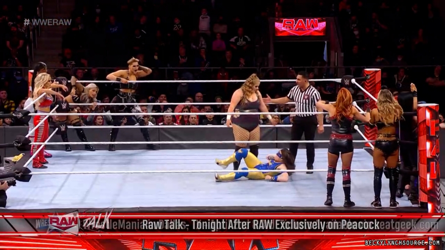 beckyraw20211129_00_18_27_15_Still1267.jpg