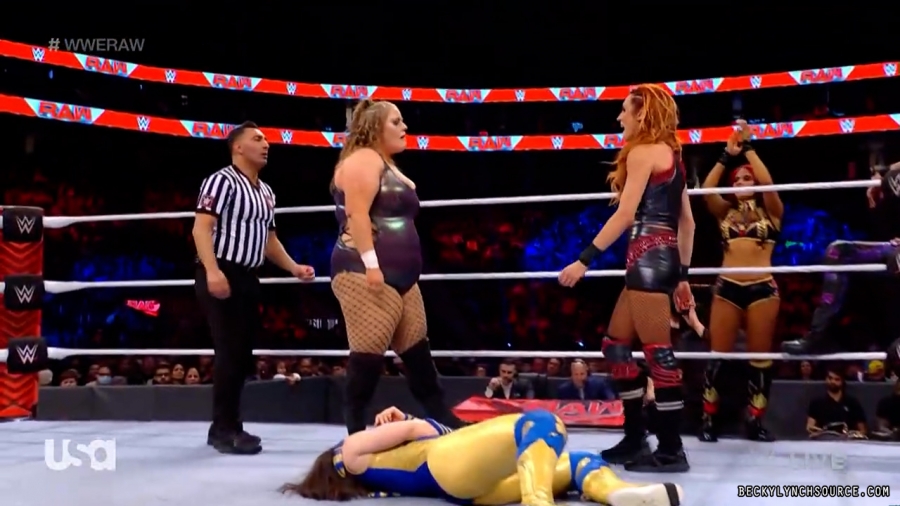 beckyraw20211129_00_18_42_15_Still1294.jpg