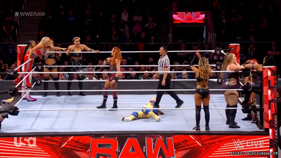beckyraw20211129_00_18_46_15_Still1299.jpg