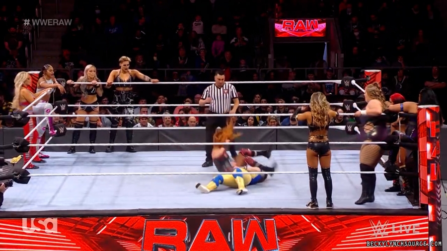beckyraw20211129_00_18_48_15_Still1303.jpg