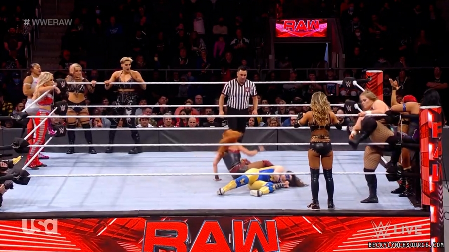 beckyraw20211129_00_18_49_15_Still1305.jpg