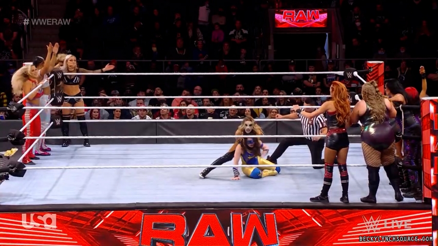 beckyraw20211129_00_19_58_15_Still1372.jpg