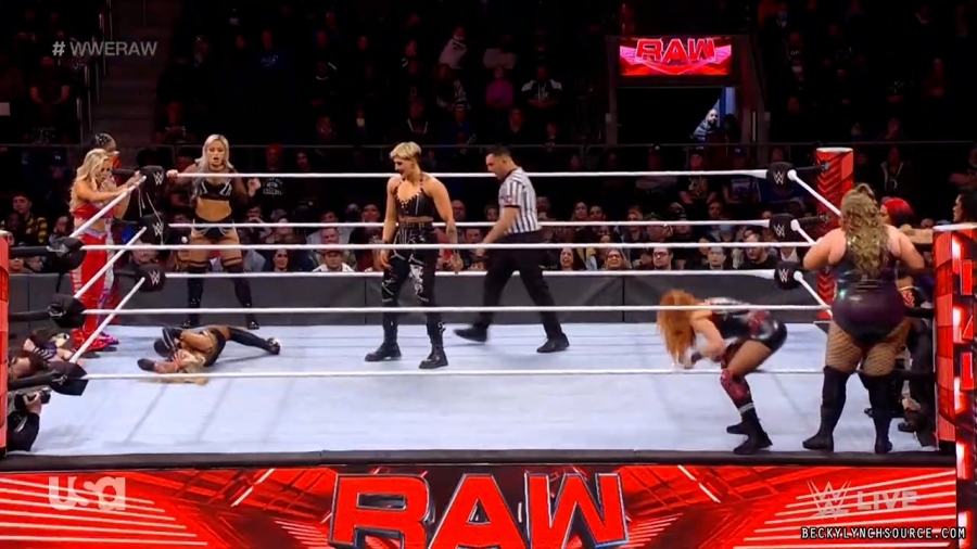 beckyraw20211129_00_20_38_00_Still1393.jpg
