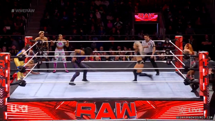 beckyraw20211129_00_23_00_15_Still1466.jpg