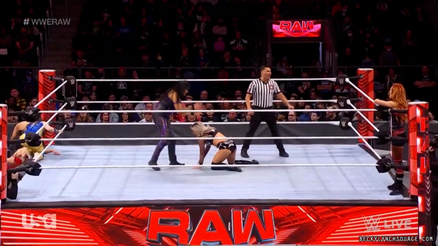 beckyraw20211129_00_23_09_15_Still1472.jpg