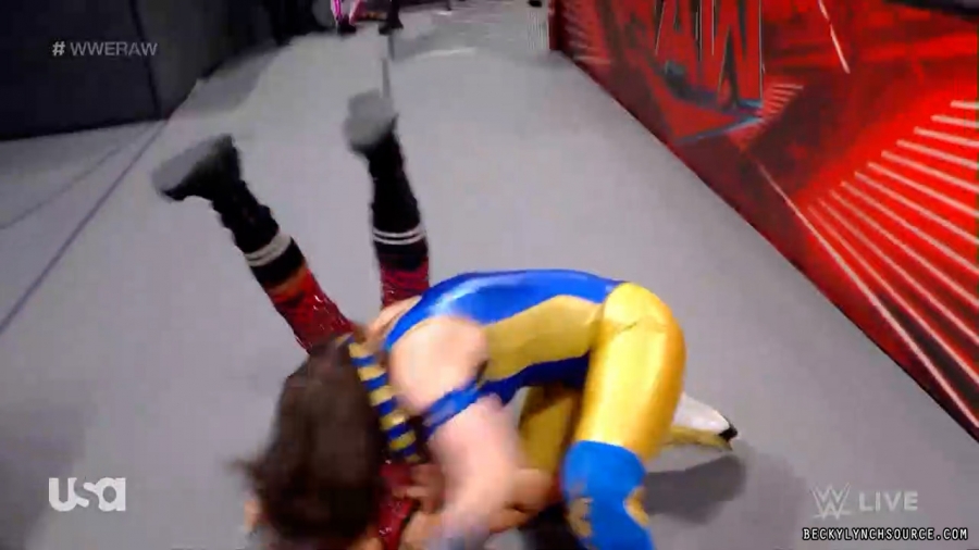 beckyraw20211129_00_23_27_00_Still1499.jpg