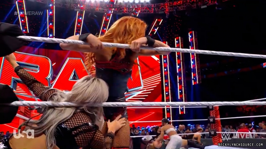 beckyraw20211129_00_25_58_15_Still1554.jpg