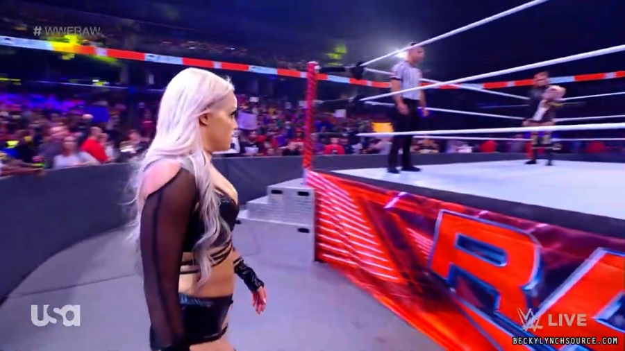 beckyraw20211206_00_02_50_15_Still273.jpg