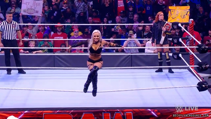 beckyraw20211206_00_03_03_15_Still289.jpg