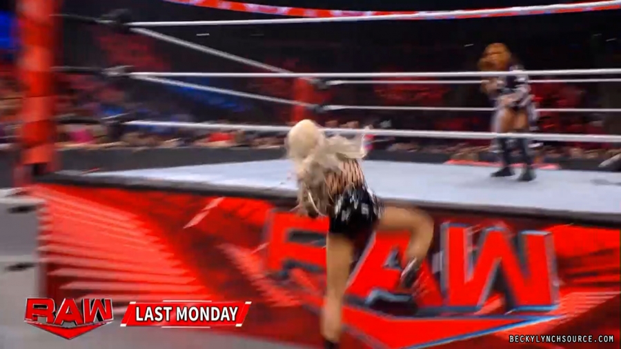 beckyraw20211220_00_00_23_15_Still026.jpg