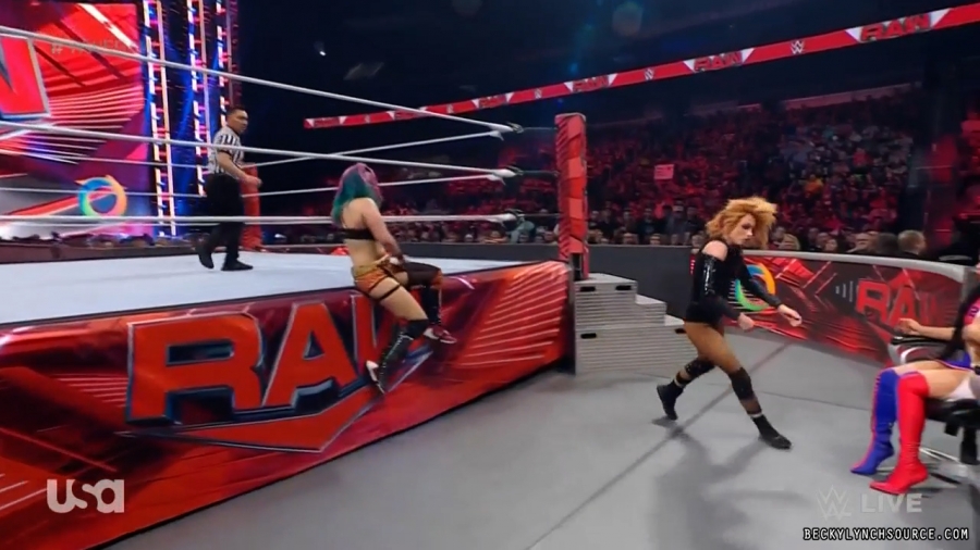 beckyraw20220523_00_11_48_15_Still1112.jpg