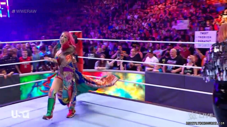 beckyraw20220530_00_06_25_15_Still596.jpg